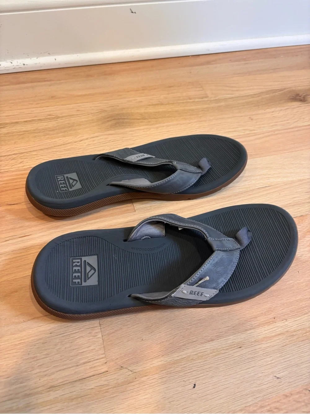 Reef men's sandals size 10